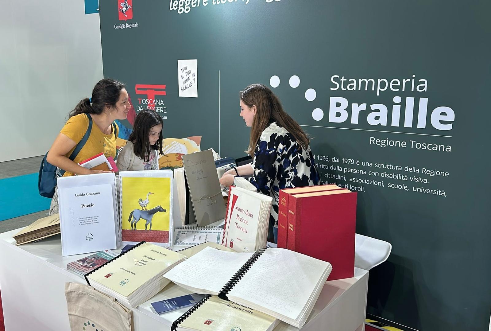 Salone del libro di Torino: la Stamperia Braille presenta le novità ...